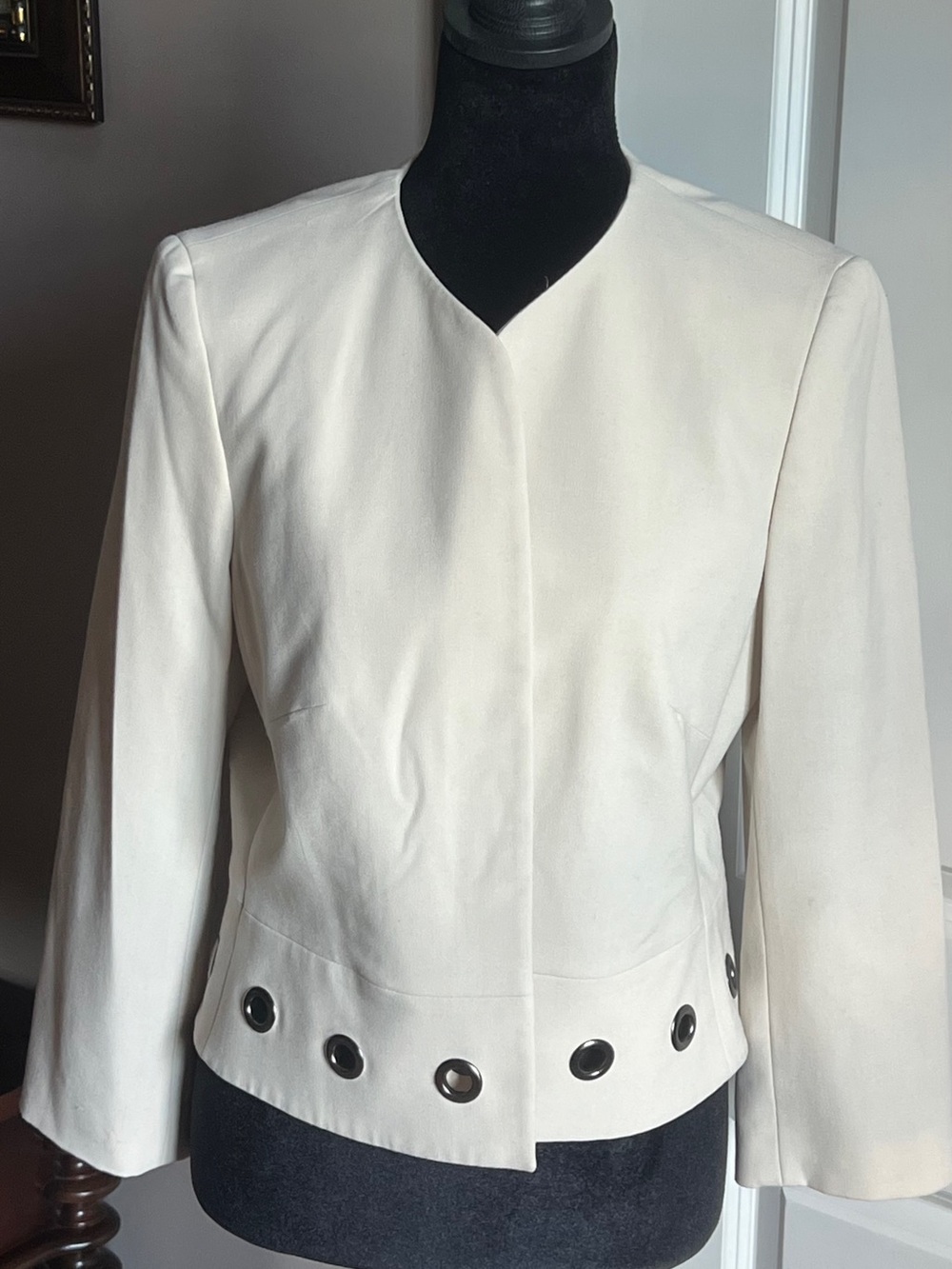 Jones Studio Cream Open-Front Blazer with Grommet Detail - Picture 2 of 8